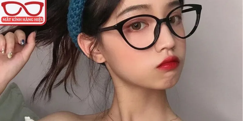 Kính Dior mắt mèo biểu tượng của thời trang không lỗi mốt